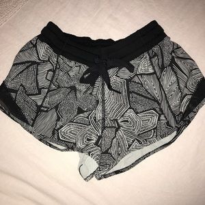 Lululemon shorts excellent condition